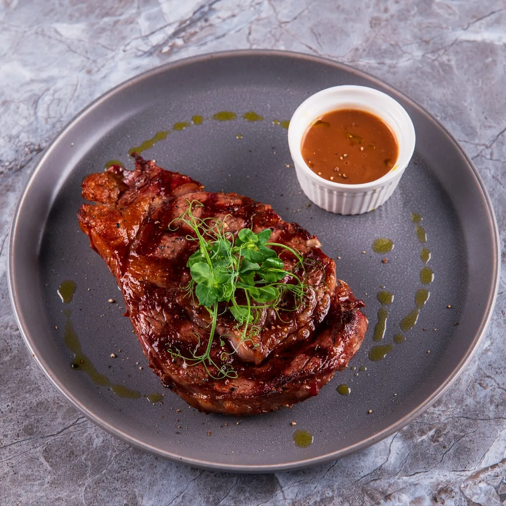 Стриплойн-стейк «Choice» Kazbeef в Baoli на Туркестан